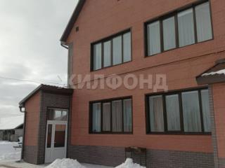  дом, 220 м², 8 соток