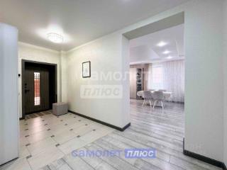 3-этажный дом, 262.2 м², 8 соток