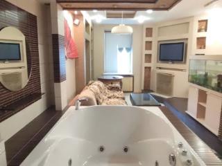2-комн. квартира, 82 м², 2/4 этаж