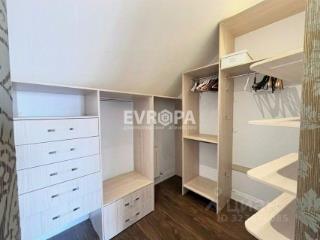 3-этажный дом, 740 м², 8 соток