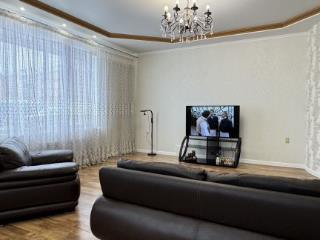  коттедж, 268.8 м², 8.2 соток