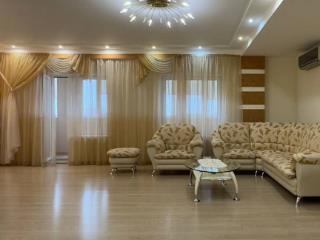 3-комн. квартира, 130 м², 10/13 этаж