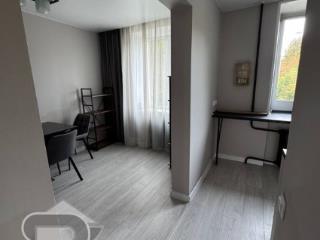 3-комн. квартира, 55.6 м², 2/5 этаж