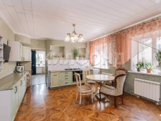  дом, 398 м², 7 соток