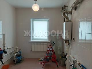  дом, 220 м², 8 соток