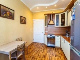 2-комн. квартира, 49 м², 4/10 этаж