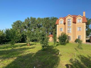 3-этажный коттедж, 307.6 м², 17.6 соток