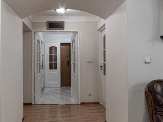 5-комн. квартира, 180 м², 1/8 этаж