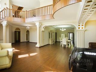 3-этажный дом, 469.2 м², 19 соток