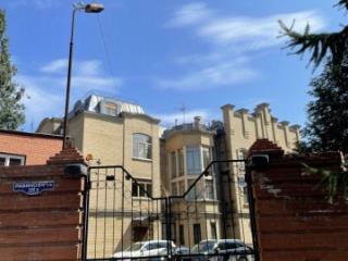 5-комн. квартира, 180 м², 2/4 этаж