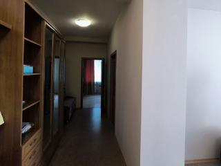 3-комн. квартира, 76.4 м², 2/4 этаж