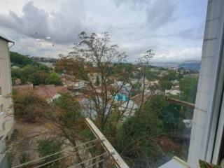 2-комн. квартира, 57 м², 2/5 этаж