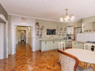  дом, 398 м², 7 соток