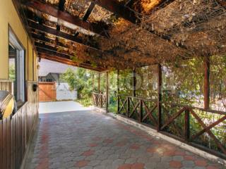  дом, 398 м², 7 соток