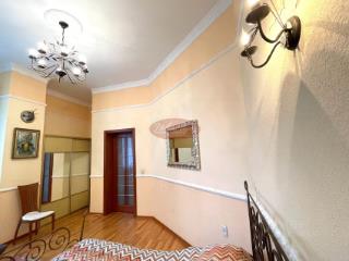 3-этажный коттедж, 350 м², 15 соток