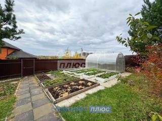 3-этажный дом, 262.2 м², 8 соток