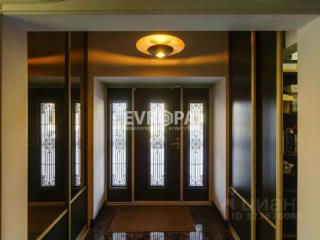 3-этажный дом, 740 м², 8 соток