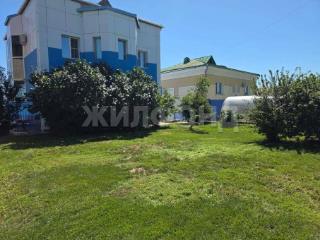 3-этажный коттедж, 230 м², 9 соток