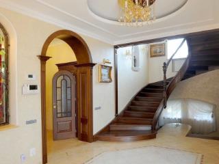  коттедж, 700 м², 48.9 соток