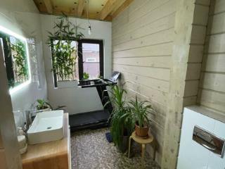 2-этажный дом, 318 м², 10.2 соток