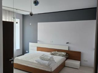 3-комн. квартира, 165 м², 1/3 этаж