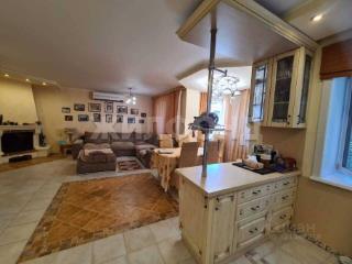 3-этажный коттедж, 230 м², 9 соток
