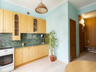 2-комн. квартира, 56 м², 2/5 этаж