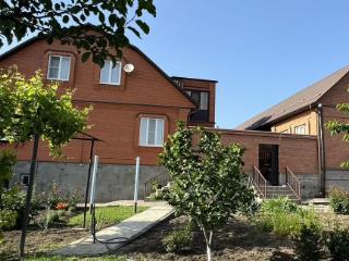  дом, 280 м², 13 соток