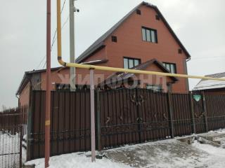  дом, 220 м², 8 соток