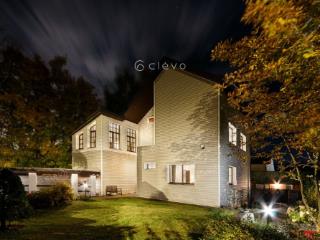 2-этажный дом, 317 м², 10 соток