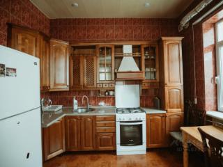 4-этажный дом, 539 м², 8 соток