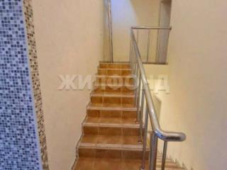 3-этажный коттедж, 230 м², 9 соток