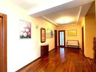 3-этажный коттедж, 350 м², 15 соток