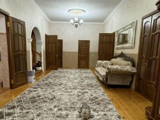  дом, 280 м², 13 соток