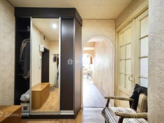 2-комн. квартира, 68.2 м², 2/4 этаж