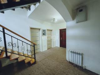 3-этажный дом, 190.5 м², 8 соток