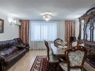 5-комн. квартира, 180 м², 1/8 этаж