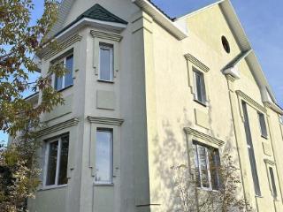  дом, 211.9 м², 16 соток