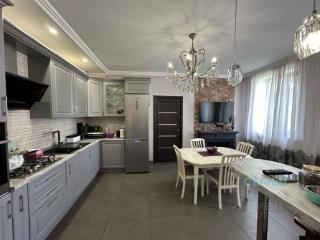 2-этажный дом, 200 м², 4 сотки