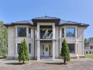 2-этажный дом, 301 м², 12 соток