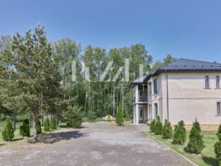 2-этажный дом, 301 м², 12 соток