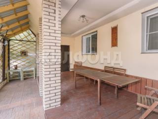  дом, 398 м², 7 соток