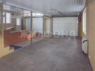  дом, 340 м², 7.6 соток