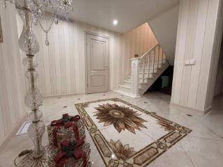 3-этажный дом, 309 м², 10 соток