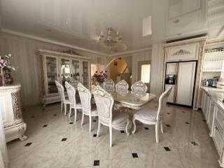 3-этажный дом, 309 м², 10 соток