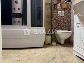 3-этажный дом, 250 м², 7.38 соток