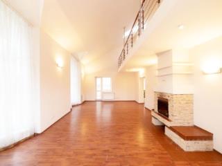  коттедж, 360 м², 14 соток