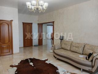  дом, 220 м², 8 соток