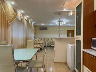 3-комн. квартира, 130 м², 10/13 этаж