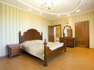 3-этажный дом, 469.2 м², 19 соток